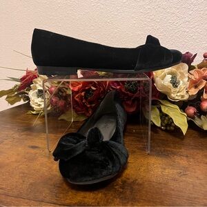 Elegant Bellini Bustle Black Velvet Women's Flats